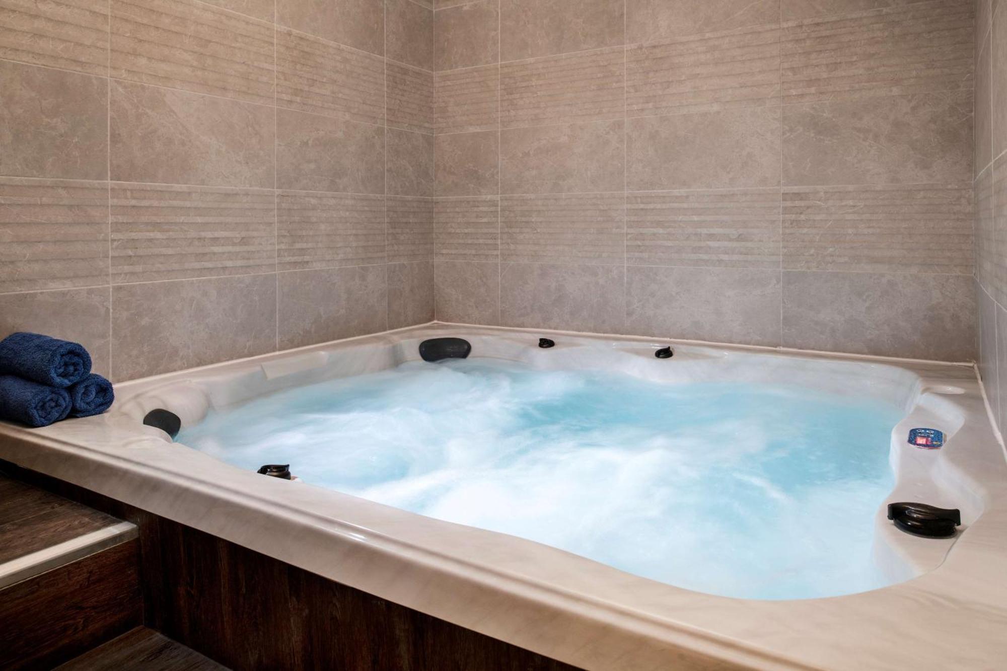 Doubletree By Hilton - Financial District Hotel 4*