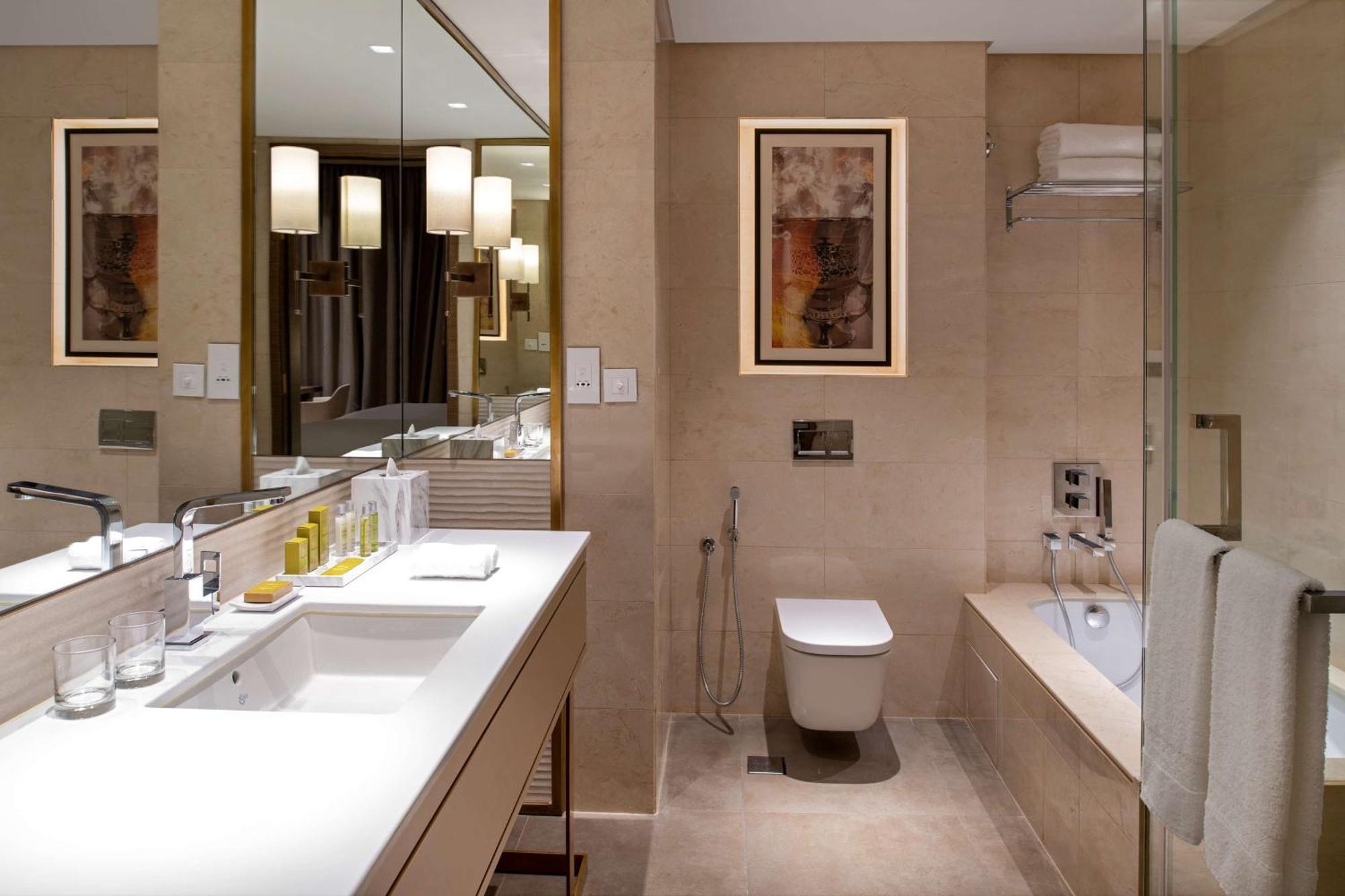 Doubletree By Hilton - Financial District Hotel