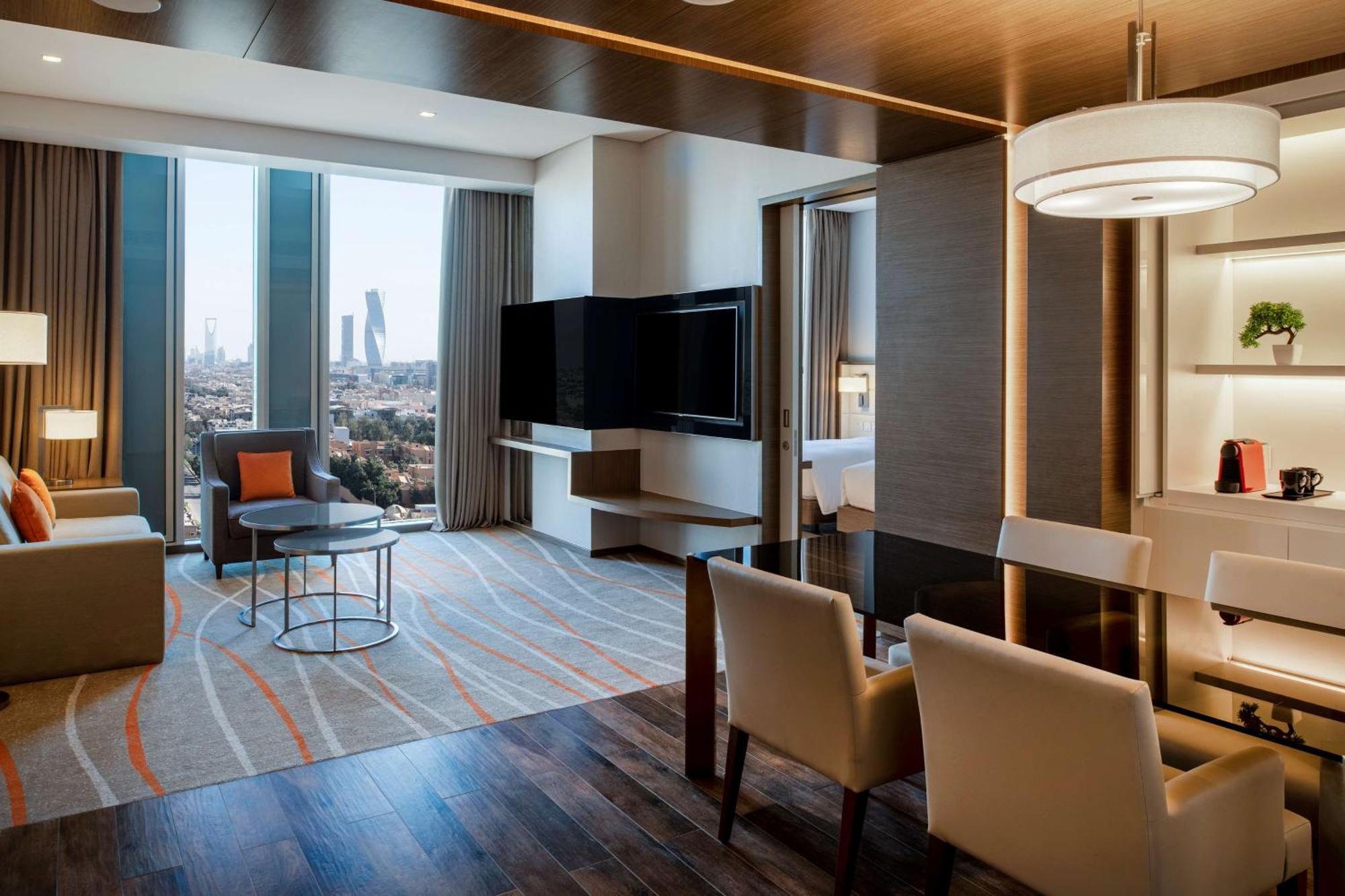 Doubletree By Hilton - Financial District Hotel Riyad